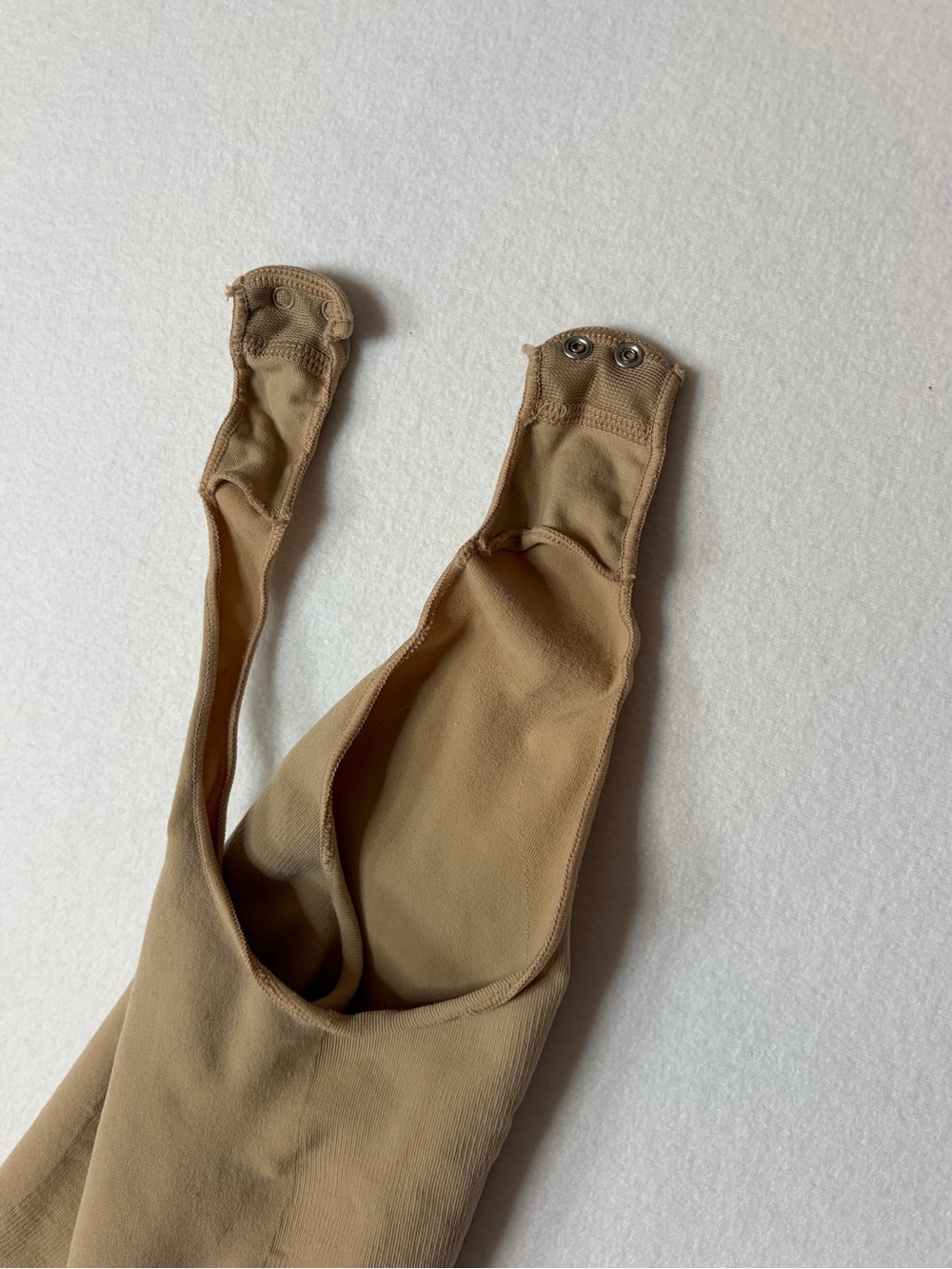 SKIMS Nude/Tan Bodysuit Shapewear-S/M - Picture 5 of 7